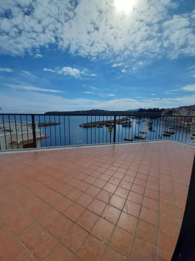 Апартаменты Residenza Mena Marina Corricella Прочида Экстерьер фото